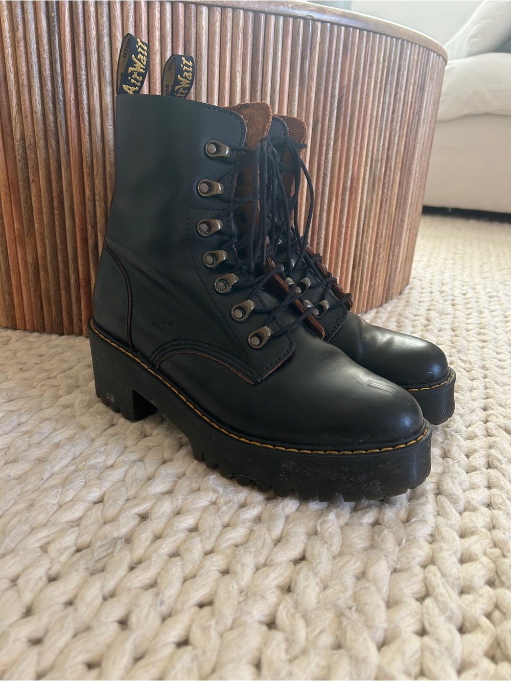 Dr. Martens LEONA WOMEN'S VINTAGE SMOOTH LEATHER HEELED BOOTS - Size 9 - Combat - Picture 7 of 10
